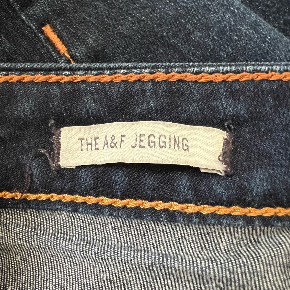 Like new A&F Jeans/ great for very petite sizes! 00S W24 L27 - Picture 5 of 5